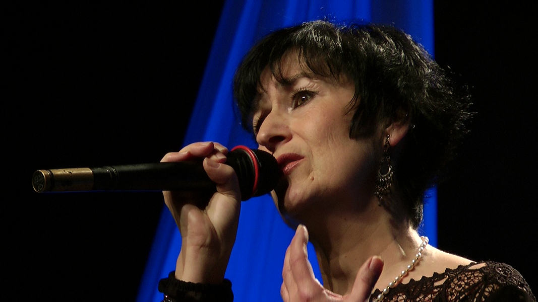 Martine chante "Nantes" de Barbara